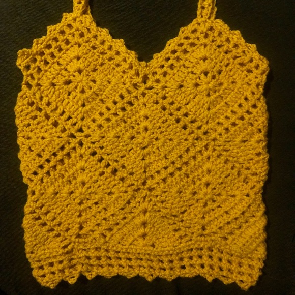 Tops - 🖤 Crochet Crop Top.